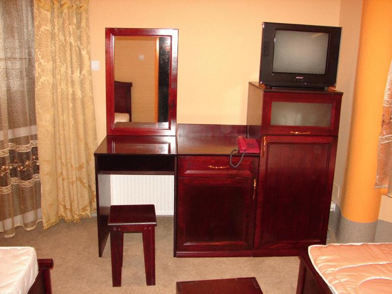 Hotel Vila Mitic Luxx Spa Centar Leskovac  Buitenkant foto