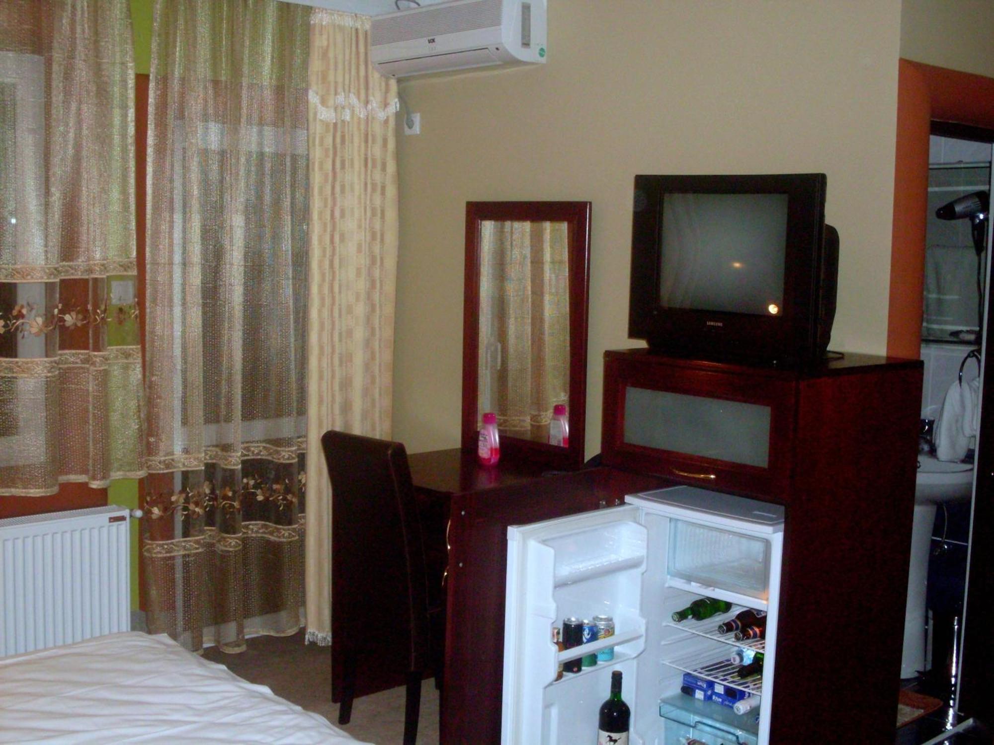 Hotel Vila Mitic Luxx Spa Centar Leskovac  Buitenkant foto