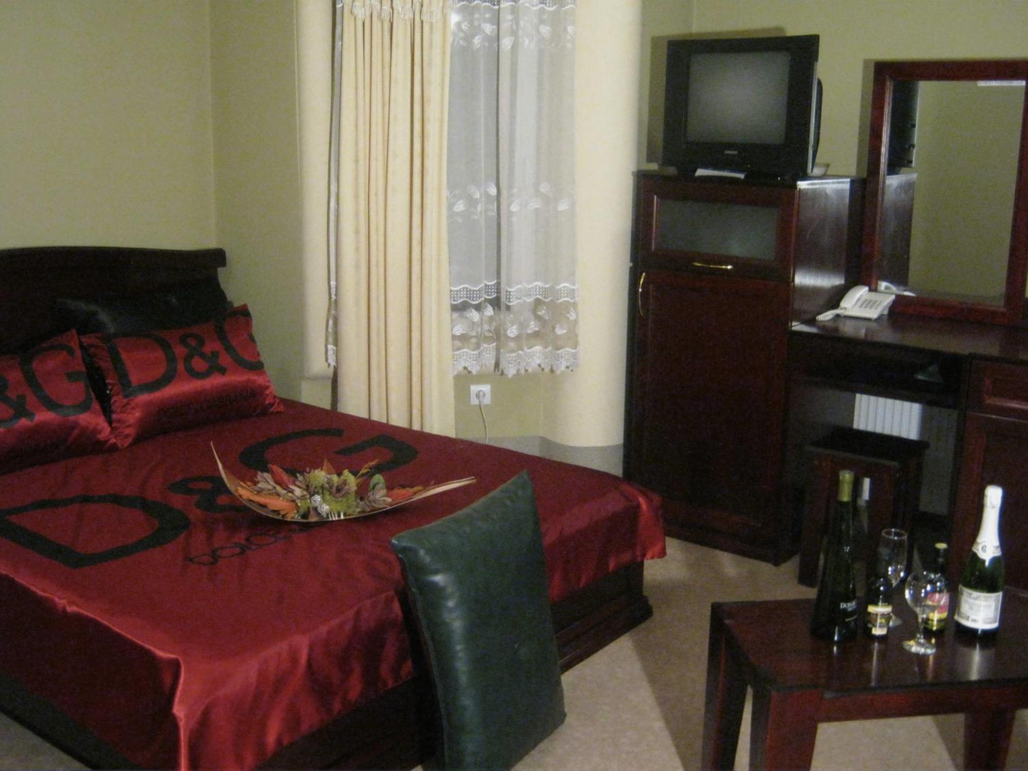 Hotel Vila Mitic Luxx Spa Centar Leskovac  Buitenkant foto