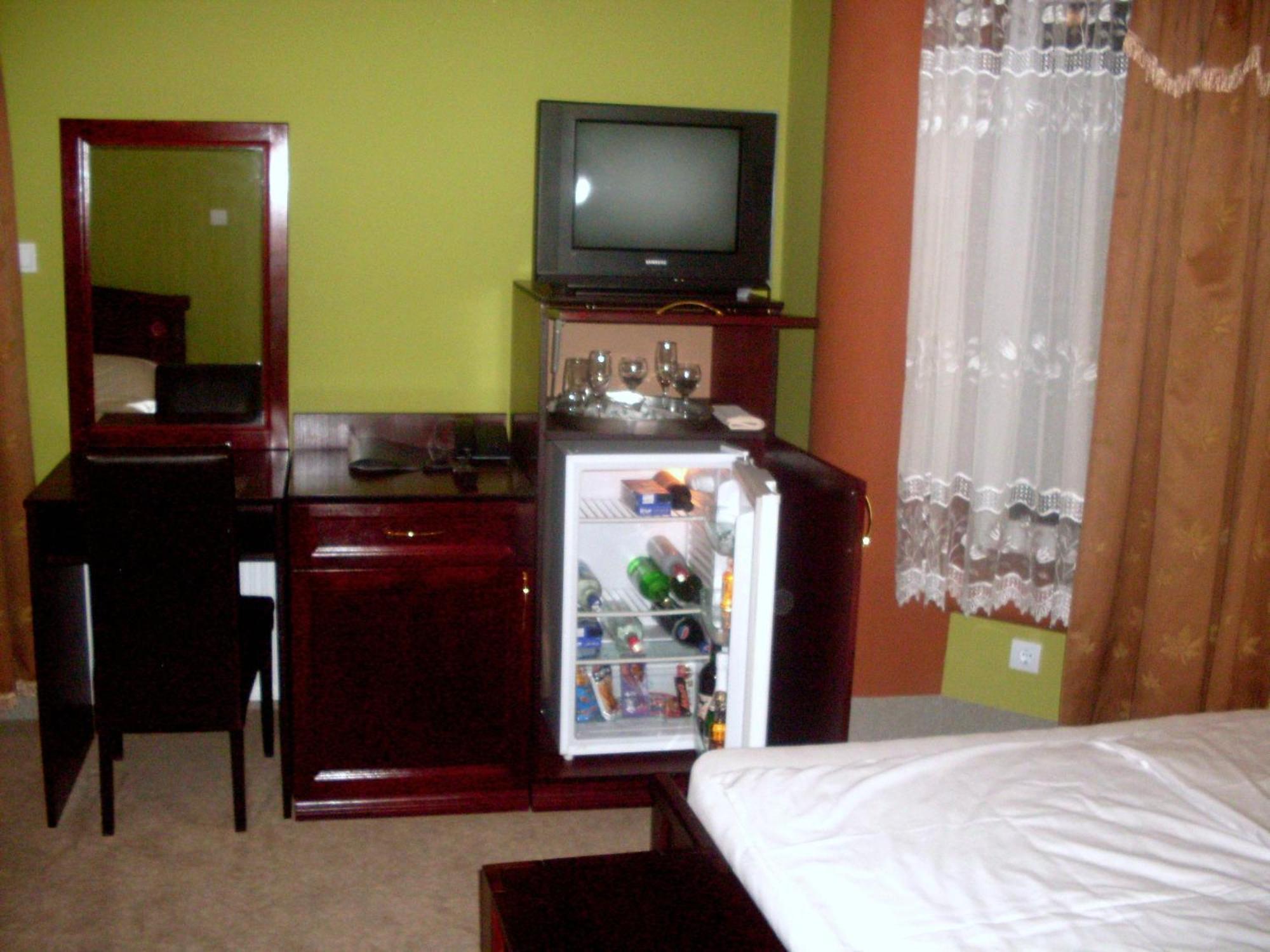 Hotel Vila Mitic Luxx Spa Centar Leskovac  Buitenkant foto