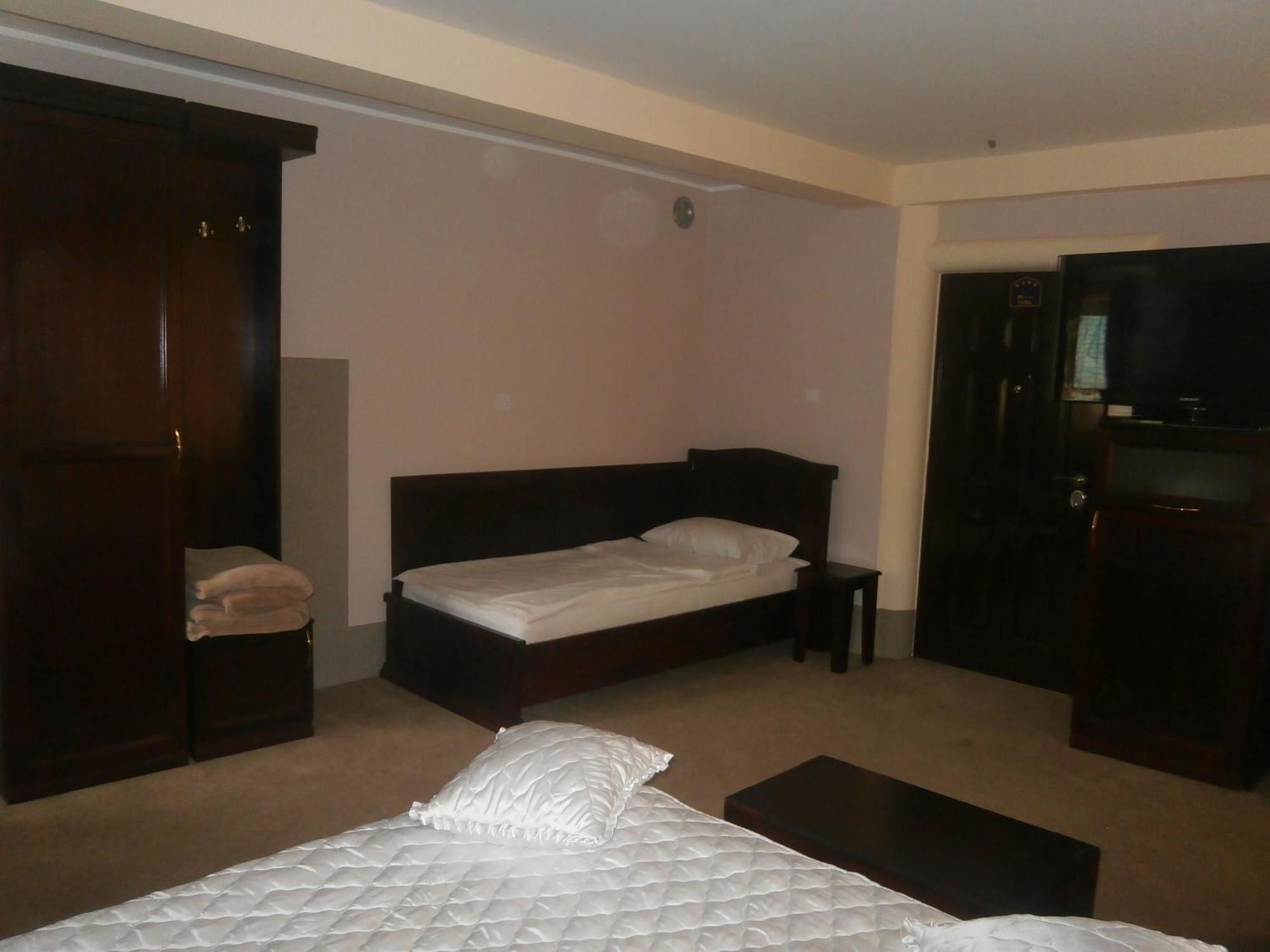 Hotel Vila Mitic Luxx Spa Centar Leskovac  Buitenkant foto