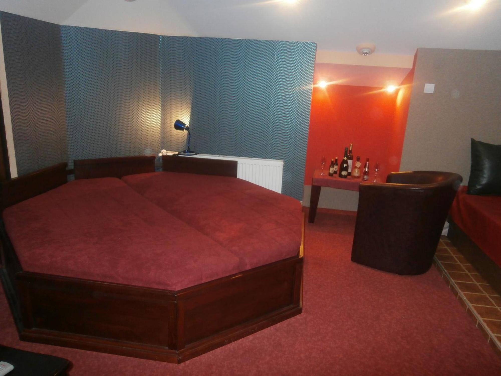 Hotel Vila Mitic Luxx Spa Centar Leskovac  Buitenkant foto