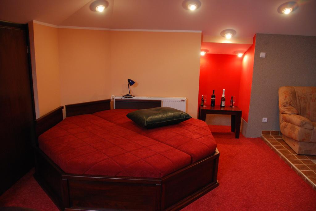 Hotel Vila Mitic Luxx Spa Centar Leskovac  Buitenkant foto
