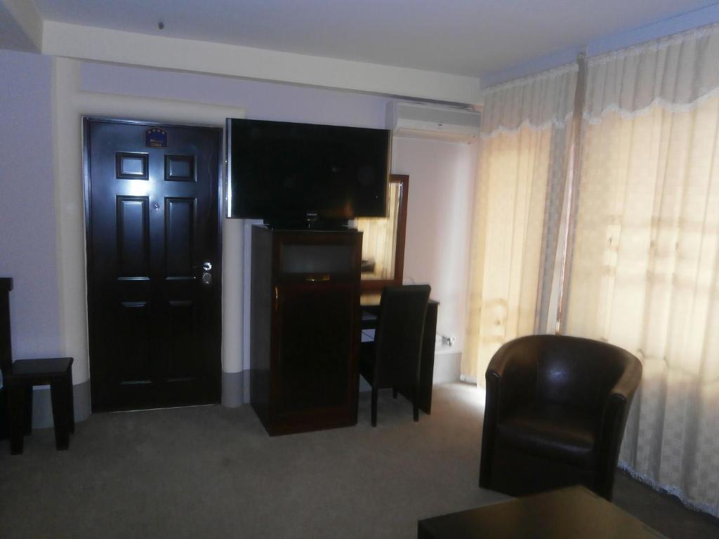 Hotel Vila Mitic Luxx Spa Centar Leskovac  Buitenkant foto