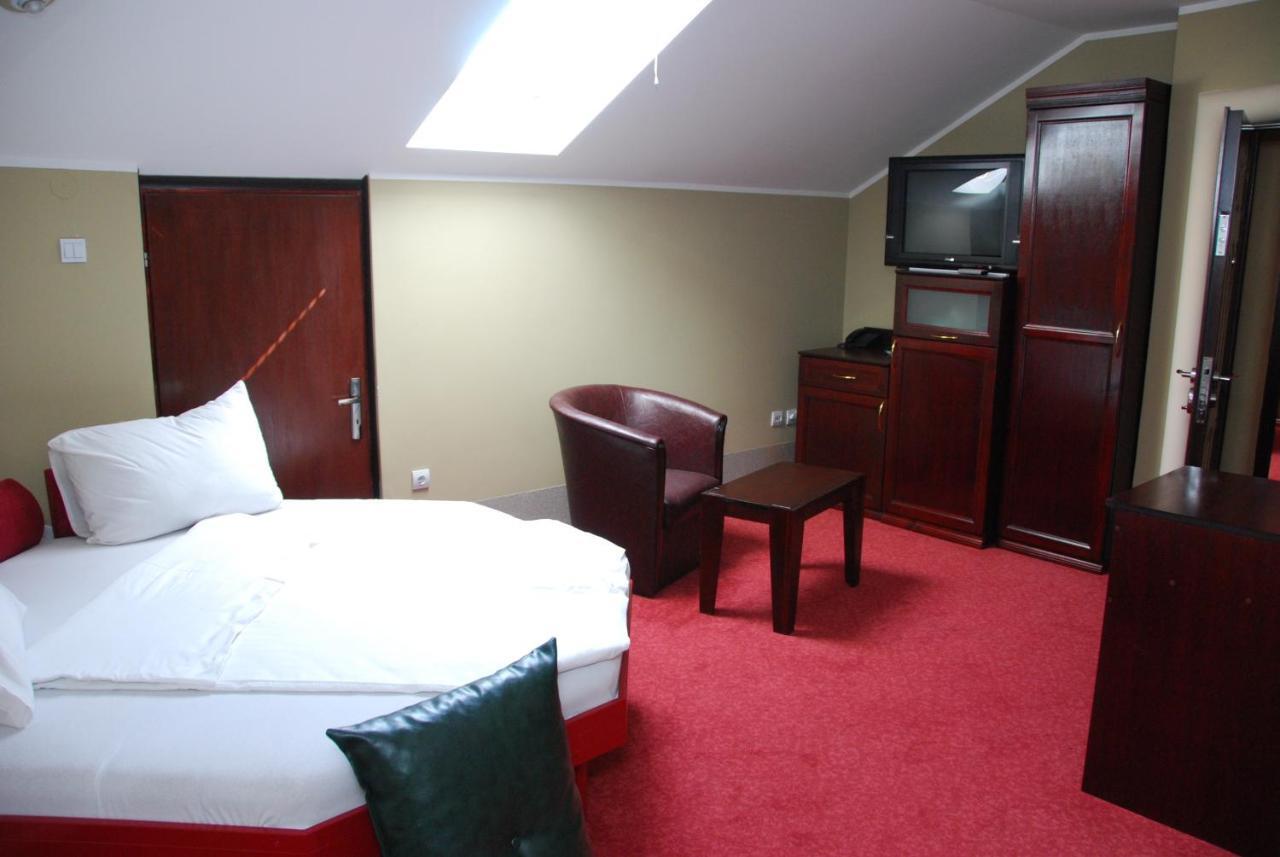Hotel Vila Mitic Luxx Spa Centar Leskovac  Kamer foto